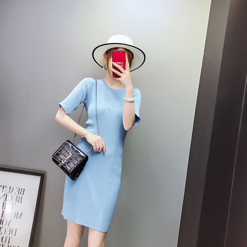 单身女人真大胆!不用安全裤直接穿短裙，不过真的很性感