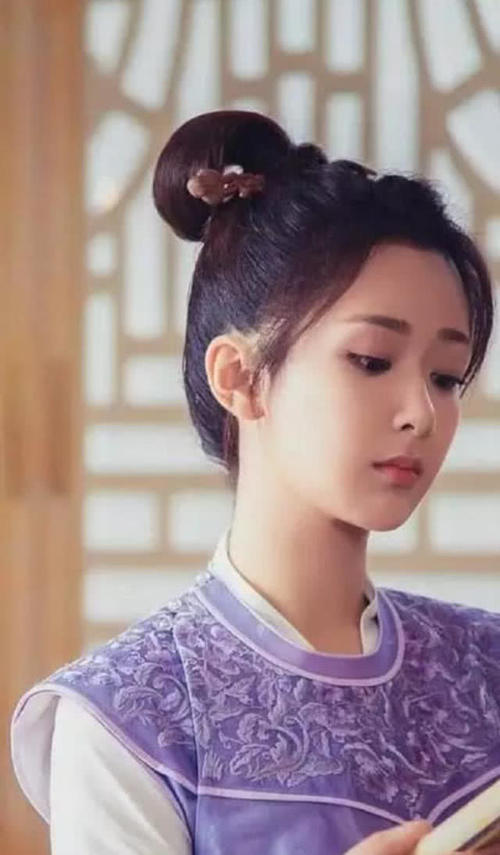 《香蜜沉沉烬如霜》杨紫十六套衣服，第九套最美，最后一套最朴素