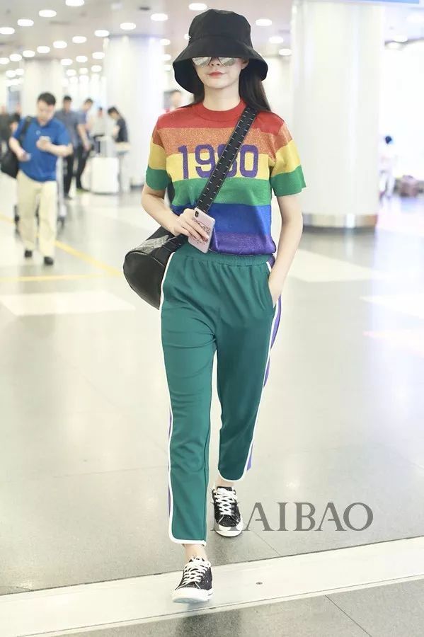 朱亚文女儿这么可爱!关晓彤鹿晗都见过家长了?【海报街拍】