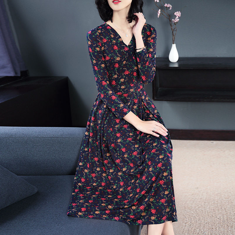 丰满的女人真漂亮!穿上下图的女人装，美丽大方，性感还迷人