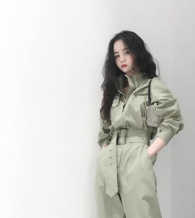  看起来■分享一组好看的日系穿搭,照搬就可以了,能让你看起来年轻十岁哦