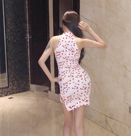 身材丰满女人，就要穿紧身点，前凸后翘超吸睛，销魂女人味挡不住