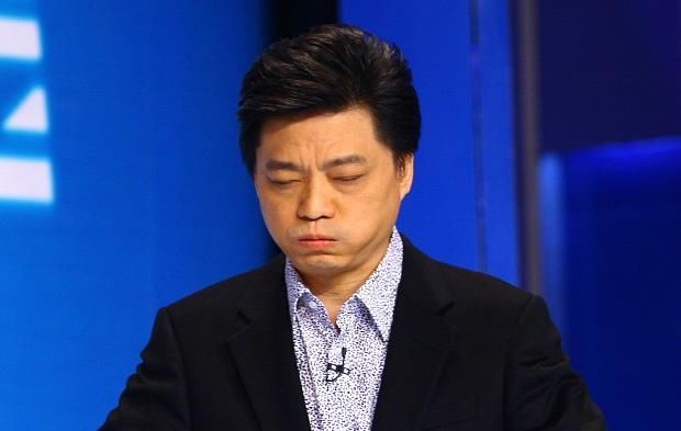 黄毅清消失数日后今日凌晨突然更博，自称被崔永元让人在饭里下毒