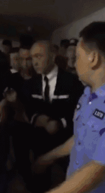 张卫健吸毒被抓走影片疯传，自嘲发文回应辟谣：还有人说我去世了