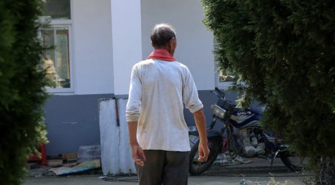  「宫殿」安徽一农村儿子为父亲建“宫殿”，造价300万！村里最“