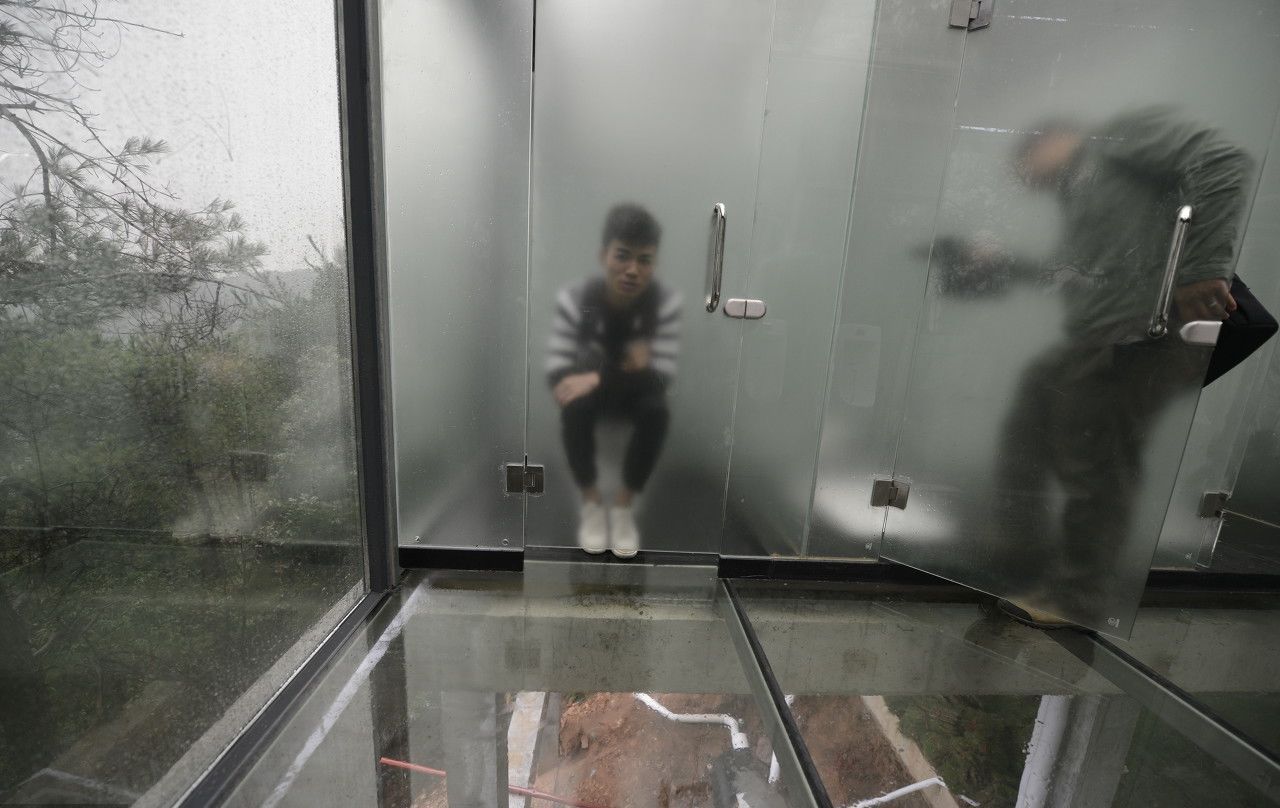 盘点世界上最稀奇的厕所，第四个真不敢体验，第六个请问怎么使用