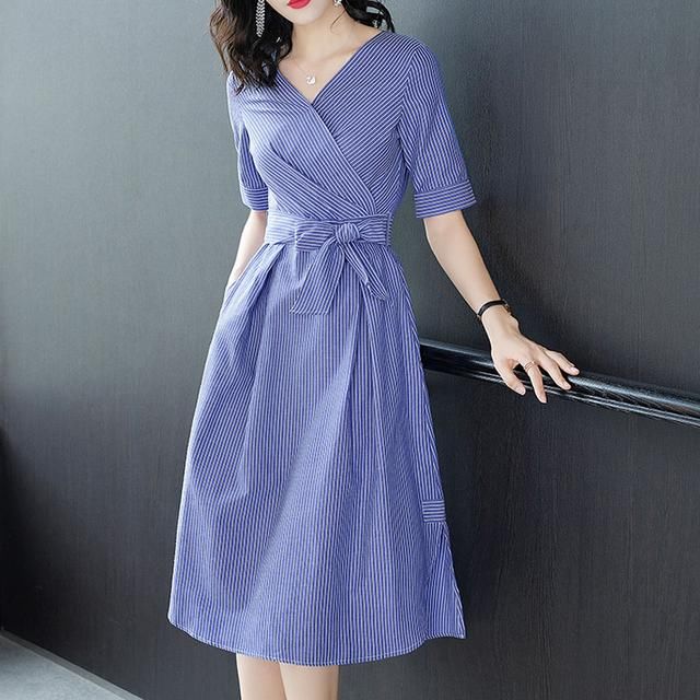 时尚的连衣裙，让你越穿越美丽，展现成熟女性文雅风姿绰约气质