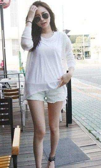 紧身裤让你瞬间华丽变身风姿卓绝，上身显高挑线条时尚又百搭