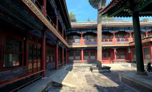 北京唯一没有高楼大厦的地方，虽然都是小矮房，但的确是住不起！