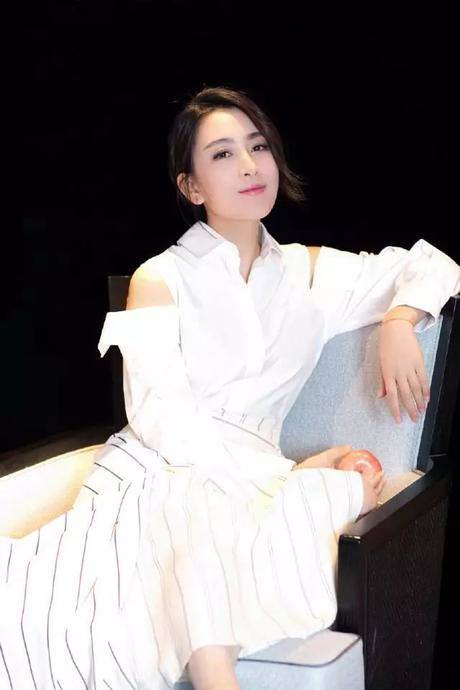 看了马苏透视装，男人们都兴奋不已，真搞不懂孔令辉怎么想的？