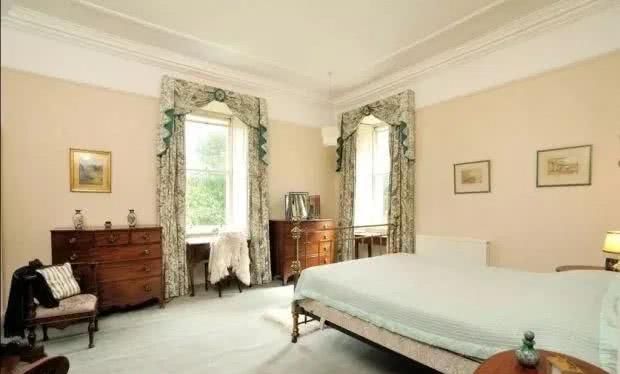 355万入主苏格兰古堡：自带森林绿地许愿井，还有王室专用会客厅