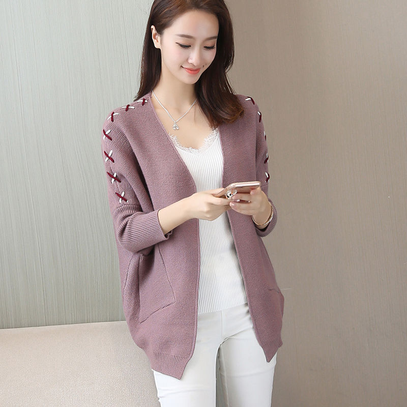 难怪，老婆把毛衣扔了，刚上新针织衫，搭配小脚裤，想不嫩都难啊