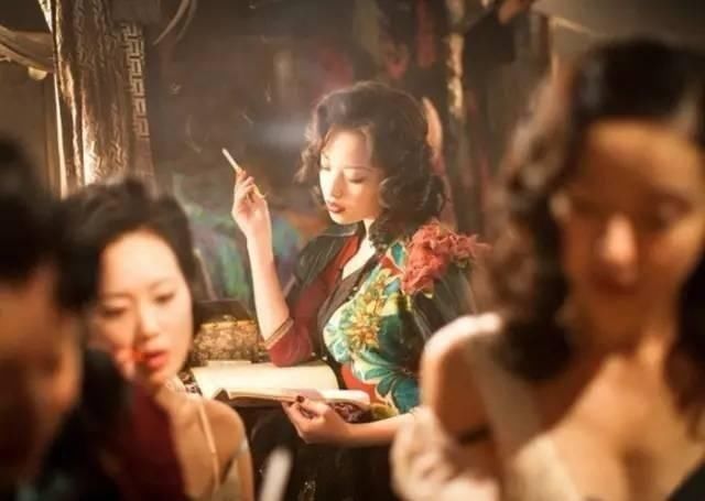 Angelababy颜值比倪妮高这么多，旗袍装却不及倪妮十分之一！