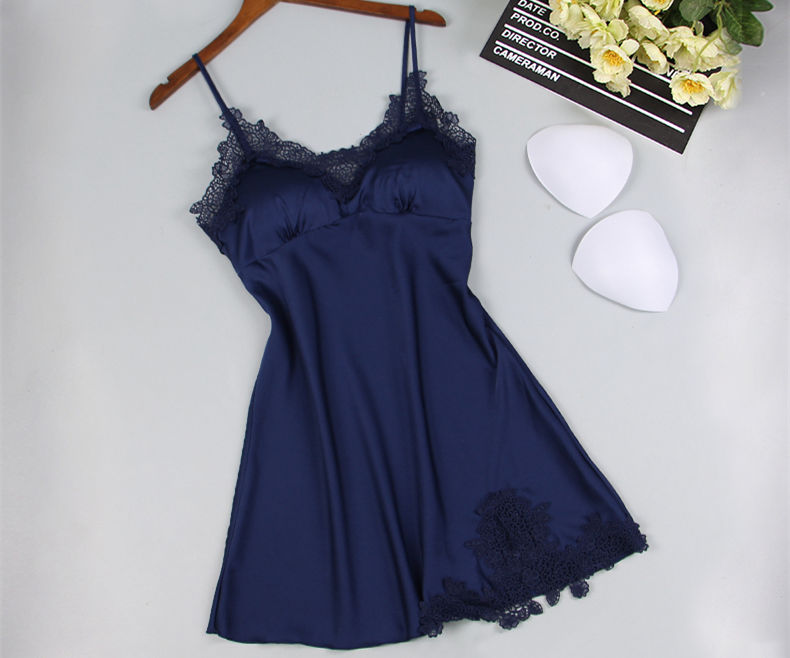 三伏天在家热到崩溃?冰丝睡裙配丁字裤,透而不俗,清凉不失优雅