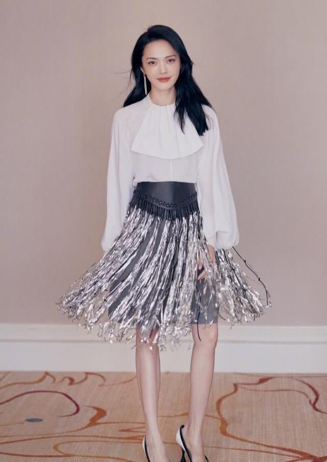  【气质】打造气质优雅“女神”，换上时髦的流苏裙，这三种出街格外吸睛