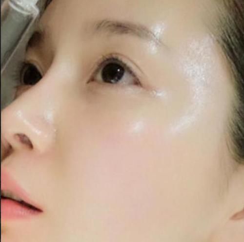  #平价#药店有种很不起眼的“精华”，用后色斑细纹全没了，网友：堪称平价兰蔻