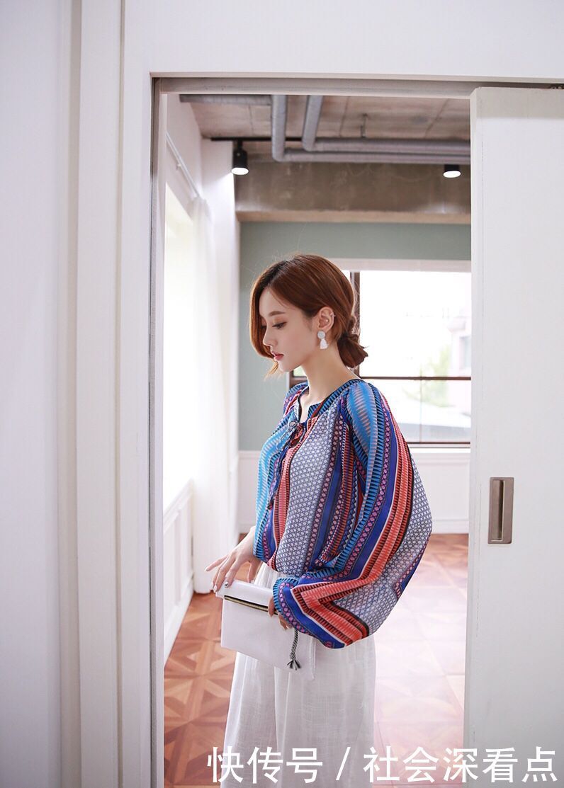 女人:甜蜜动人的高跟鞋美女,身姿优雅,穿出女人知性美!