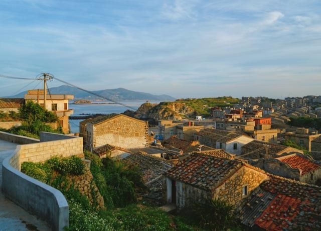 福建第一大岛，景色优美古迹众多，被称为“千礁岛县”