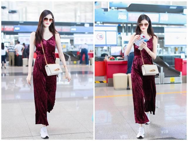 何穗穿丝绒连体裤变身行走的红玫瑰，韩雪贾静雯的丝绒旗袍才迷人