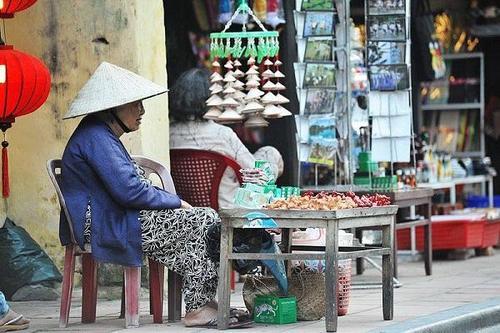 1000万越南盾,在越南能玩几天?看当地美女怎么说