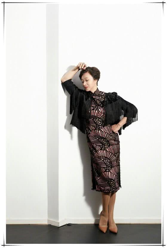 金星一件连体裤穿出时尚新高度，网友：我就好奇她上厕所咋办啊？