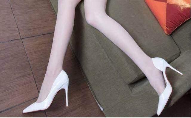 尖尖细高跟，走在时尚潮流最前端，给优雅带来性感魅力！
