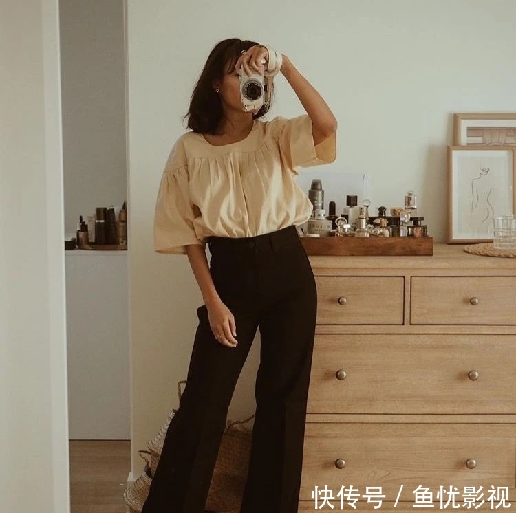 『气质』早春流行一种穿法,叫“衬衫+阔腿裤”,气质又显瘦,明星都爱穿