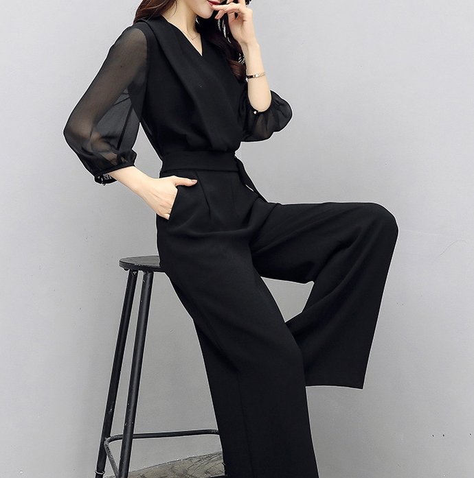 如今年轻女人别穿套装!只穿一套“连体裤”，活力美翻天了