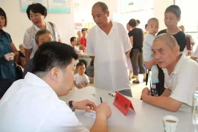 养老金“上涨标准”明确，1680元补贴即将到账，不知道亏了