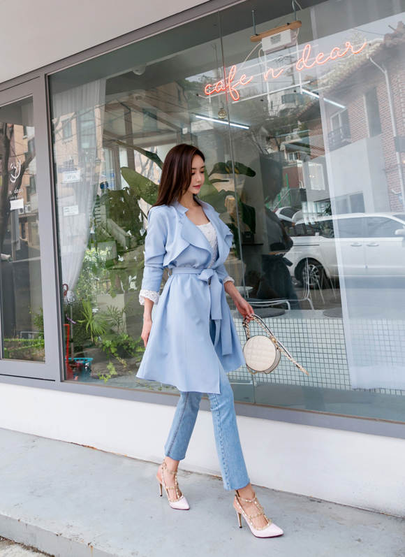 女神孙允珠，蓝堇暖风海盐清新飘逸百褶衫