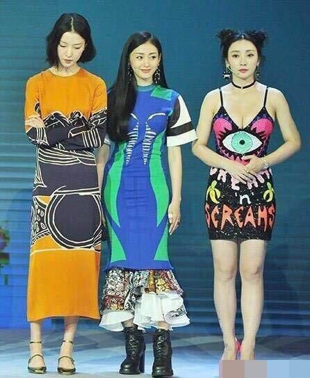 一双鞋如何轻松毁掉全身，看张天爱就知道了，网友：不敢往下看