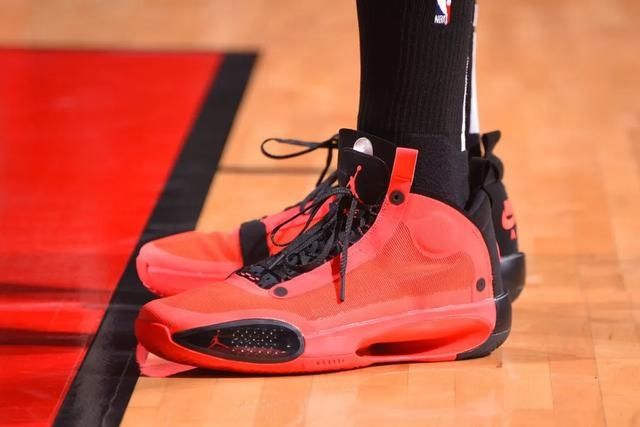 『球鞋』NBA球员上脚:塔图姆穿新配色AJ34,安东尼也有专属配色了