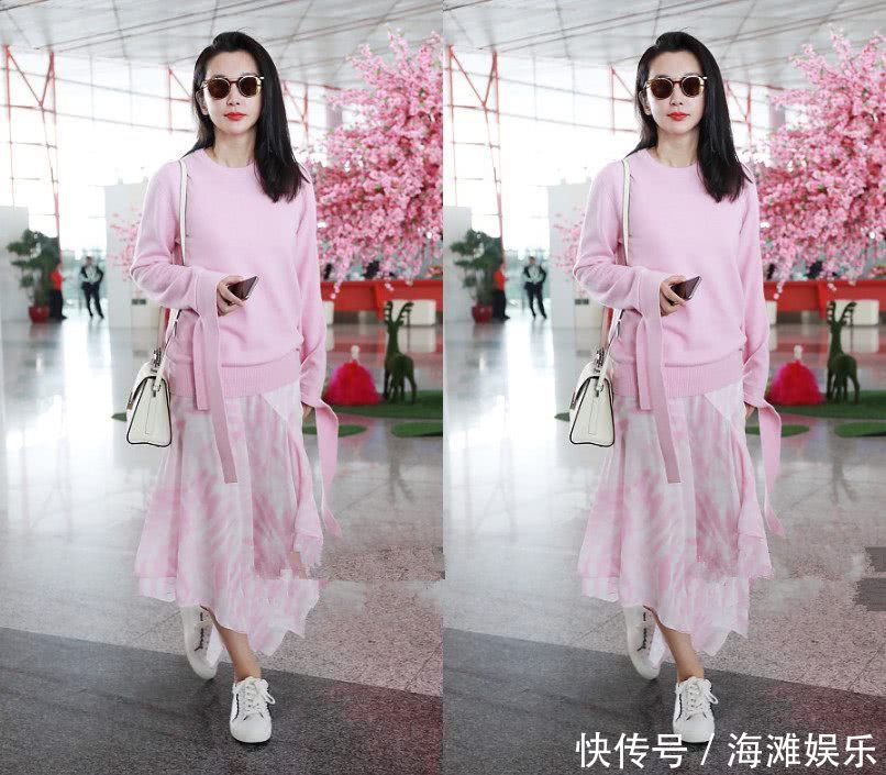 45岁李冰冰厉害!一条粉色高腰裙嫩成18,网友:许文楠好眼光