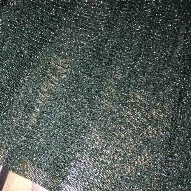 风华绝代御姐，露肩低领长裙穿搭，飘逸又女人味十足！