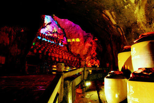 一个藏酒的洞，咋就成了收费的景区？