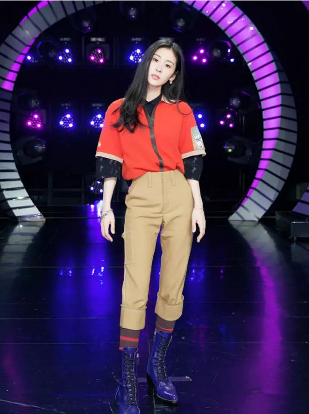 张碧晨为了不撞鞋，用“铁丝”焊成高跟鞋，不过着实惊艳到我了