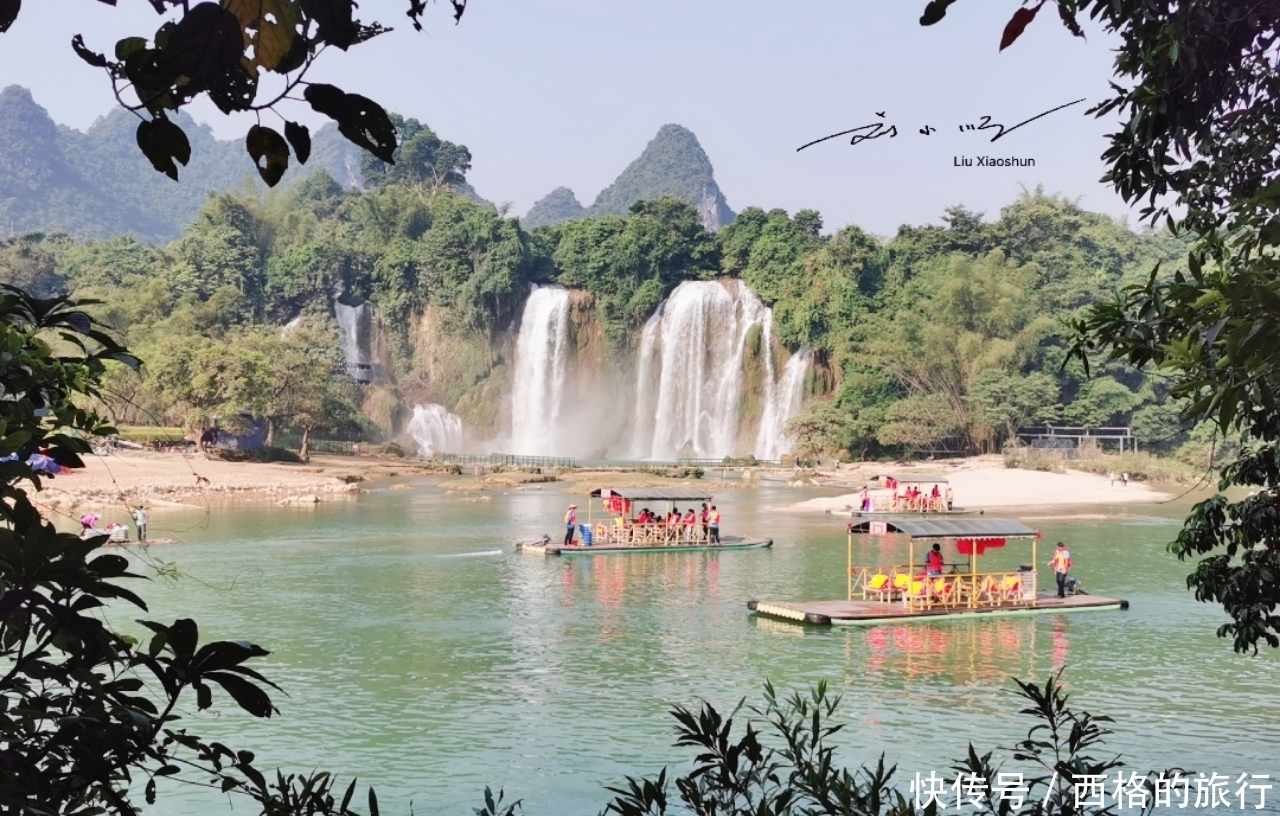 十一当天实拍广西5A级旅游景区,到处是国旗,游客并没有想象的多