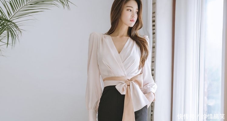 「职场中」靓靓聊第59期:气场强大的职场女强人,尽显穿着品味,出场即是巅峰