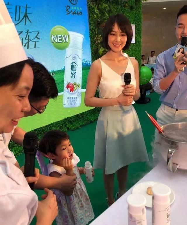 高圆圆剪了短发，又有了清纯感!网友:感觉回到了出道时的样子!