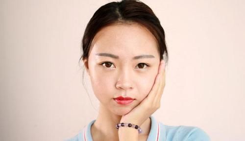  「脸上」为何有的女性脸上胶原蛋白流失得这么快？看看你有没有踩“坑”
