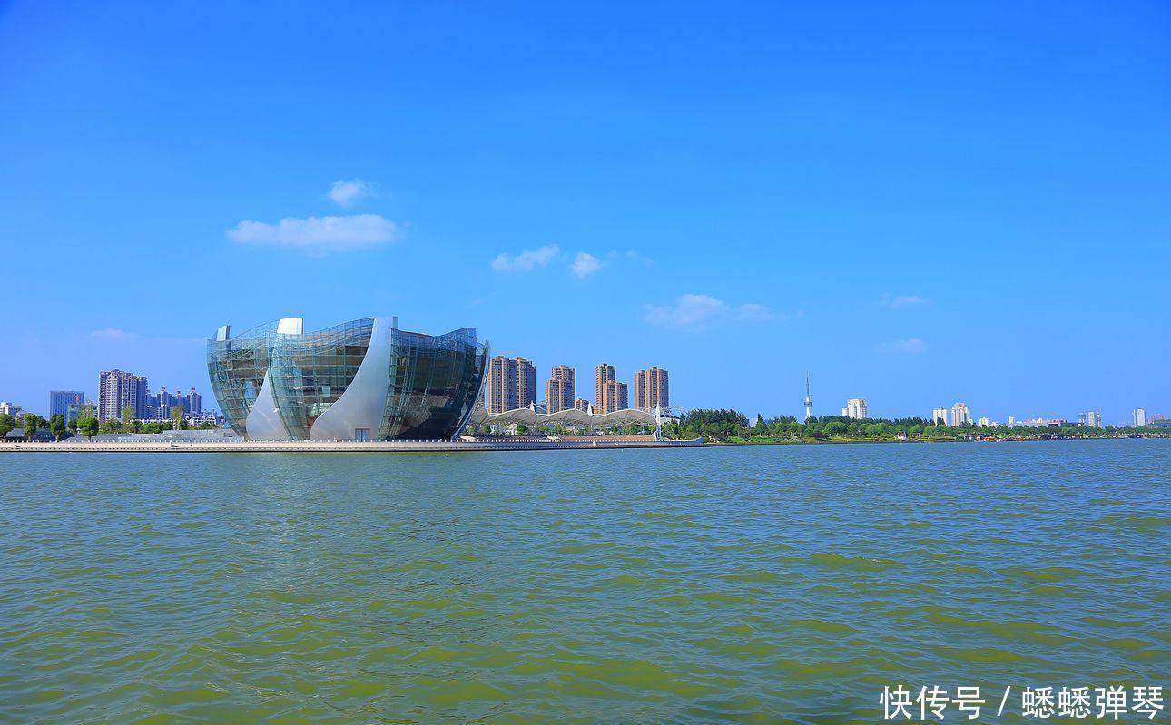 江苏所有城市都进入了全国百强排名，为何还有人会觉得苏北穷？