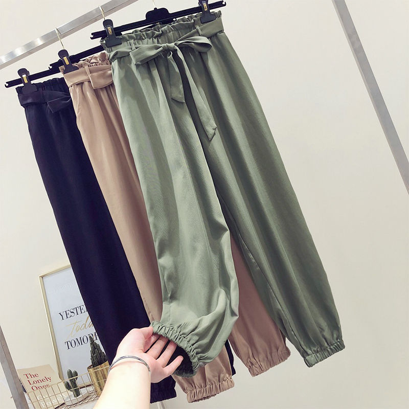 阔腿裤该淘汰了，今年流行这样的“花苞裤”，一件上身洋气超美嫩