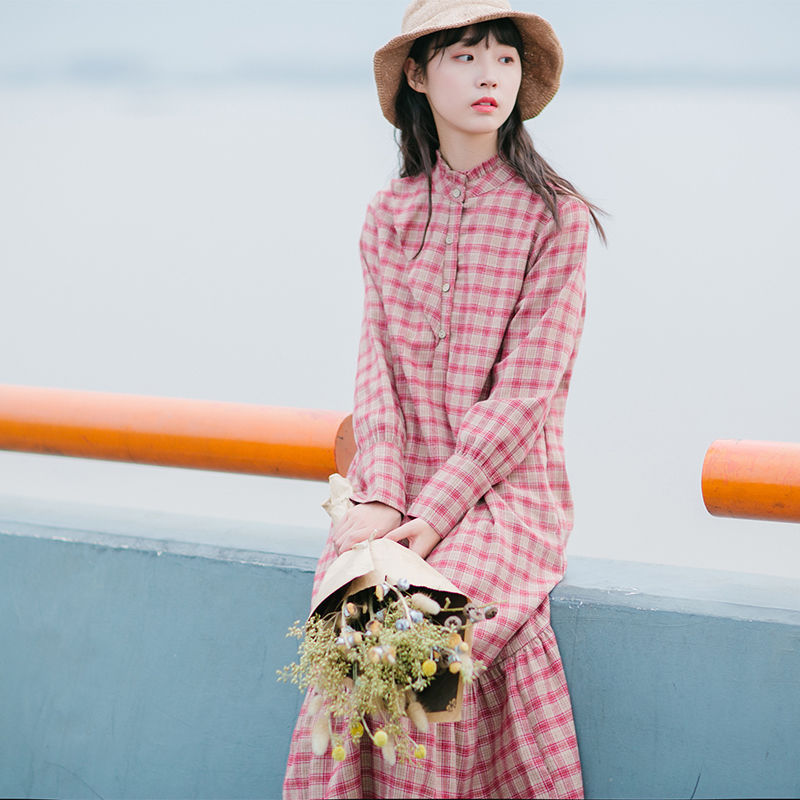 只需要这样的裙装稍稍修饰你的身材，就能让你美的国色天香