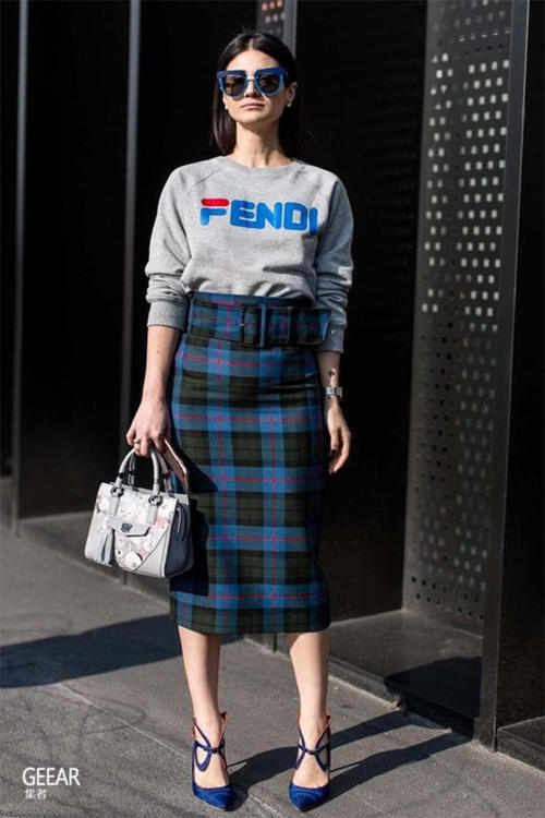 让时尚达人教你把格子裙怎样穿出经典时髦感!