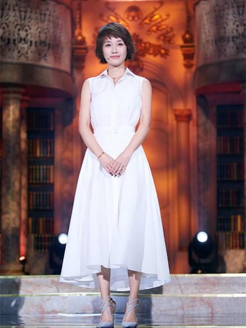 看了42岁马伊琍穿白裙，再看看40岁袁泉，终于明白气质的重要性