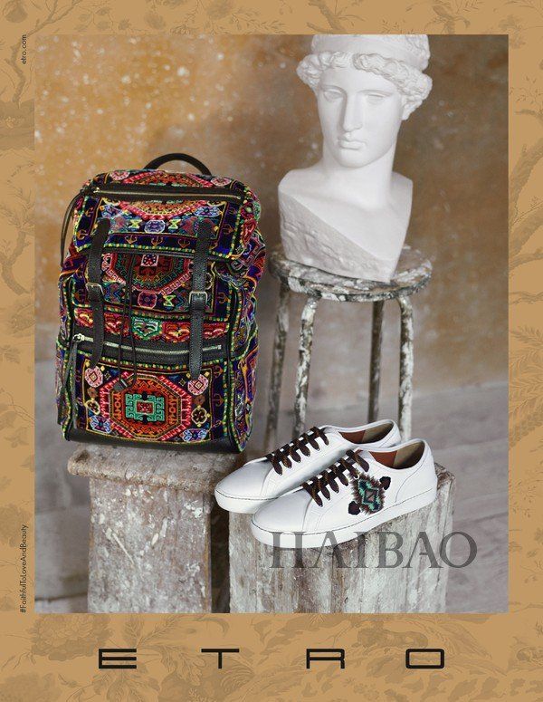 艾绰  2018秋冬系列广告大片，由中国超模奚梦瑶、纪凌尘领衔演绎