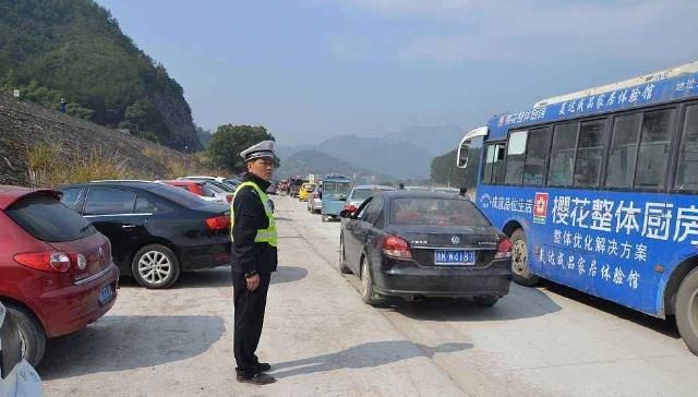  汽车|农村汽车不断增多的现象，会带来哪些弊端？农民说出了大实
