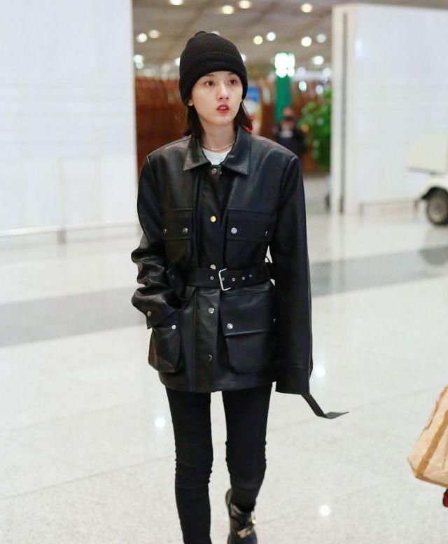  #白鞋#小白鞋out了!要买就买这4款,今年最流行的!