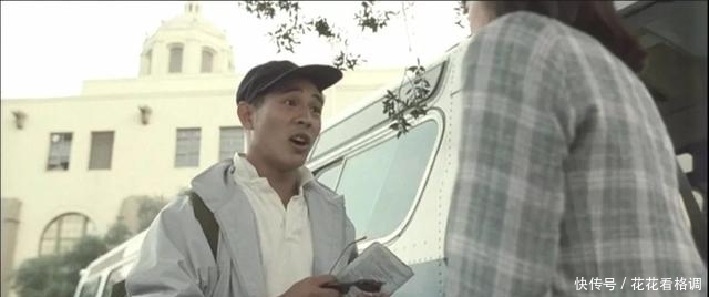 『这部』1989年,李连杰接拍这部功夫片,拍完却被嘉禾雪藏了3年才准上映
