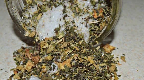 『皮肤』自己DIY护肤品 把美容院搬到家 9种至今仍可用的上古美容疗法推荐